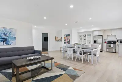 Image de Fully Renovated, Spacious House!