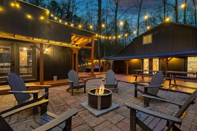 Image de Creek Cabin ★ Game Room ★ Hot Tub ★ Fire Pit ★ WiFi