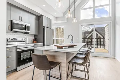 Image de Brand New 3br with Mountain views & Private garage