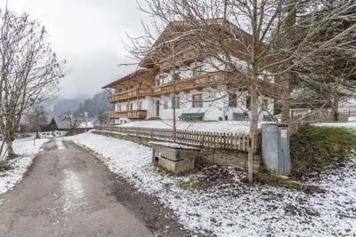 Image de Appartement \"Schwüwong - Appartement 22\" avec vue sur les montagnes, terrasse partagée et Wi-Fi.