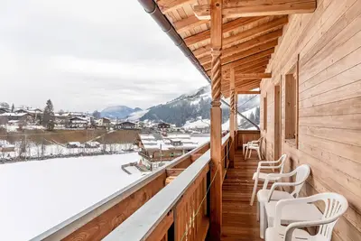 Image de Appartement \"Schwüwong - Appartement 23\" avec vue sur les montagnes, terrasse partagée et Wi-Fi.
