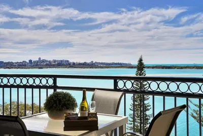 Image de Ramada 812 Waterfront Apartment With Pool & Spa Acces