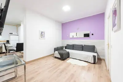 Downtown Cozy Exterior Duplex Studio | A018