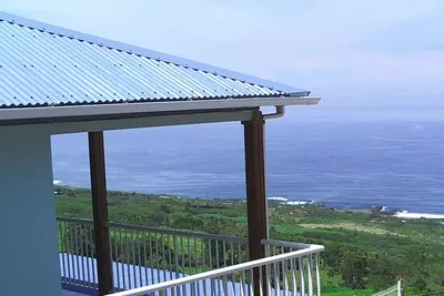 Le Choca bleu, villa au calme, terrasse couverte avec vue magnifique sur l'océan