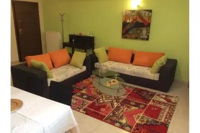 Image de Appartement \"Modern Basement Gio Ii\" avec balcon, Wi-Fi et climatisation.