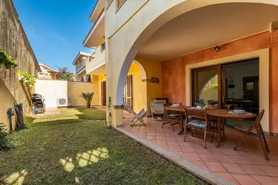Image de Maison de vacances 'Celeste' avec piscine partagée, terrasse privée et climatisation.