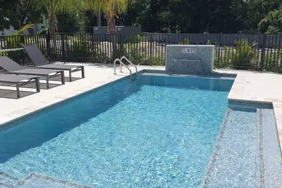 Image de Modern 2 Bed walking distance to the beach