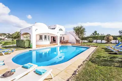 Image de Villa Gira - Quatre Chambres Villa, Couchages 8