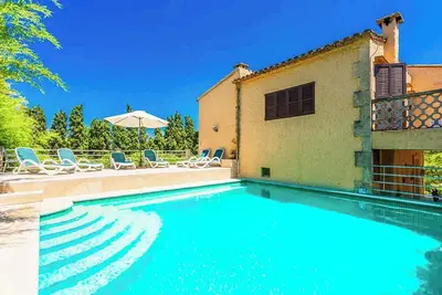 Image de Can Font Roig - Trois Chambres Villa, Couchages 6