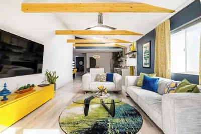 Retro Mid-Mod Vibes Getaway (Centrally Located)