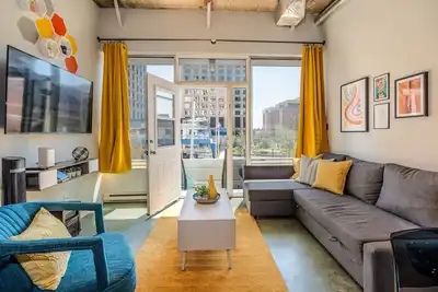 Image de Central Station Vivid Loft » Private Balcony » Lrt