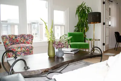 Image de Bright & Airy Renovated Victorian Retreat blocks from Denver's best dining scene