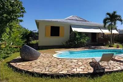 Image de Villa Pamaj, piscine et vue montagne au coeur de l'île