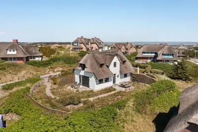 Image de Stilvoll. Reet. Kamin. Ferienhaus Dünemwai \"miarwüfki\" Objekt-id: Mwr/03