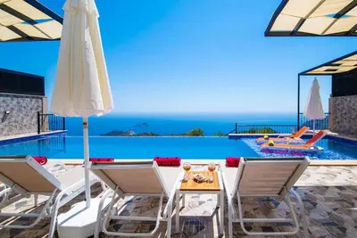 Image de 4 Bedroom Villa with Great Sea Views, Infinity Pool, and Lots More