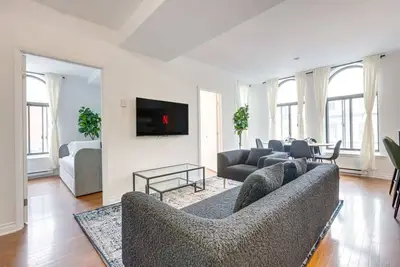 Image de M11 | Boulevard Suites: Appartement confortable de 2 chambres à Montréal - 2e