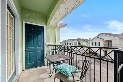 Image de 1503v  Tiki Retreat  Just a short walk to the Beach!