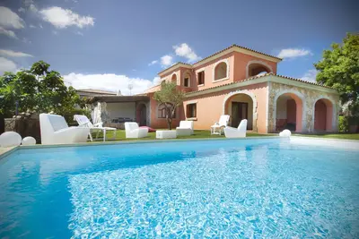 Image de Villa Cedrino with large garden and private pool