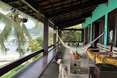 Image de Green house by the sea