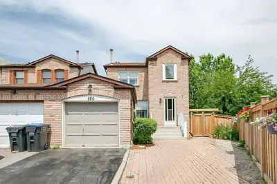 Image de Warm and cozy studio with a stunning view - Centrally located