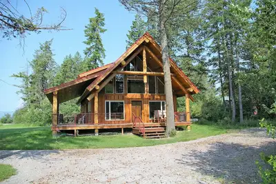 Image de New Beautiful Well Located Cabin just north of Bigfork near the Flathead River!