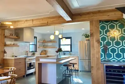 5★ local! 2blk to restaurants*Chef Kitchen*Patio*