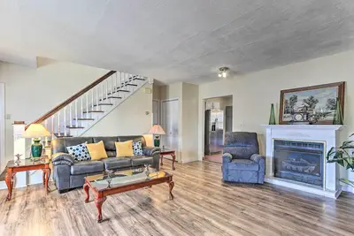 Image de Relaxing New York Home w/ Boat Dock & Lake View!