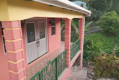 Image de Quiet Chateau located 10 minutes from Anandale falls.