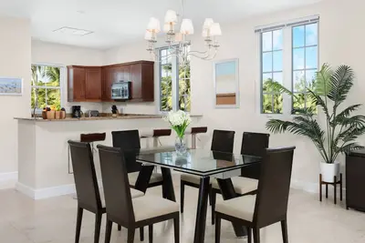 Image de One Grace Bay Townhomes (205)