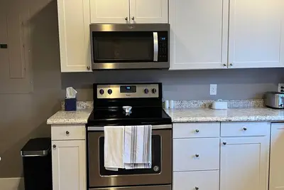 Image de Updated, fully furnished home in the heart of uptown Butte.