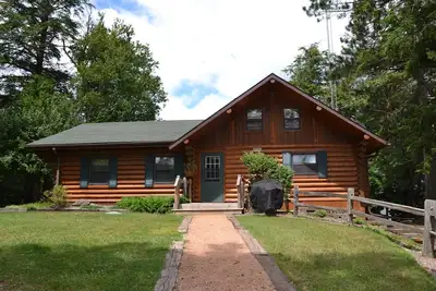 Image de Summer Special! ! ! 20% discount on week stay! ! ! Log Home on Cisco Chain of Lakes