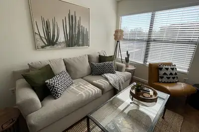 Image de Stunning, modern 2br in coveted Greens! View, Pool + Fitness!