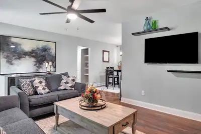 Image de 7 Minutes from Augusta National Golf Club, close to I-20 & Augusta Airport!