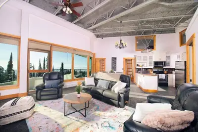 Image de Spacious 7 bedroom condo ski in\/ski out