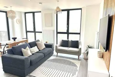 Image de Beautiful 2 Bed Penthouse with balcony views Ldn