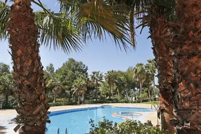 Image de Agréable appartement avec Wifi, climatisation, piscine, Tv, terrasse, animaux admis et parking