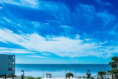 Image de Bay View Rendezvous - Chic Getaway, Stunning Vistas