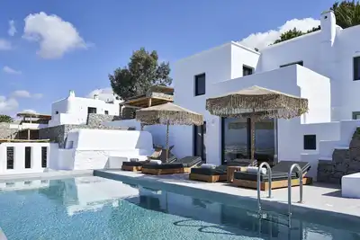 Image de 9 Bedroom Sea View Villas With Private Pools | Hill Club Naxos Estate