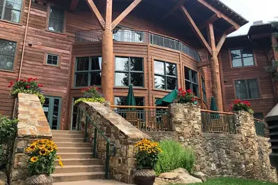 Image de 55% off Ski-in Ski-out Luxurious 3 Bed 3 Bth + Free Ski Passes @ Teton Club