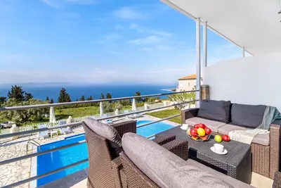 Image de Appartement de vacances \"Appartement 2\" avec vue sur la mer, piscine partagée et Wi-Fi.