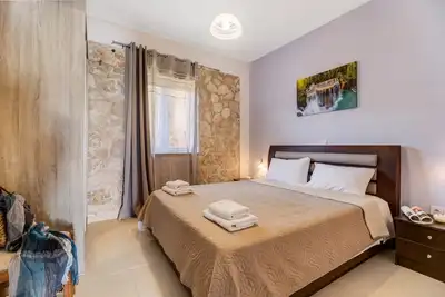 Image de Appartement de vacances \"One Bedroom Apartment 4\" avec vue sur la mer, piscine partagée et Wi-Fi.