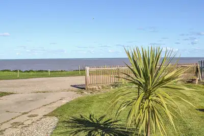 Image de Boasting sea views and located opposite, with just a few steps from the excellent sandy beach.