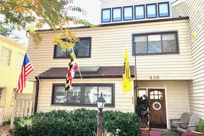 Image de Annapolis 4 Br w/ Gameroom & fire pits-walk everywhere!