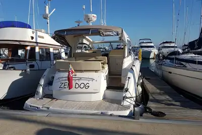 Image de Luxury 2 cabin Motor Yacht in Lymington's beautiful Yacht Haven