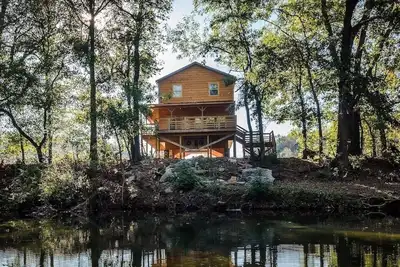 Image de The Highwater Cabin! Right on the banks of the Little Buffalo River!