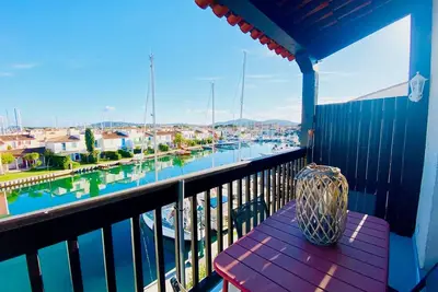 Port-Grimaud T2 en Front de Mer avec Mezzanine