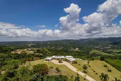 Image de A Tranquil Sanctuary with 360° Views, Villa Rosalia