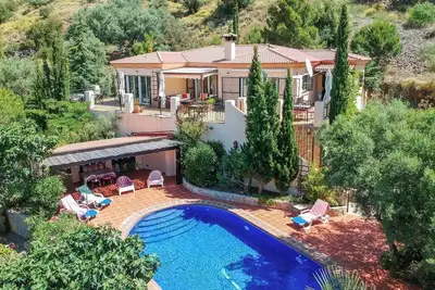 Image de Villa de luxe indépendante avec piscine et vue sur la mer (30 min. de Malaga)
