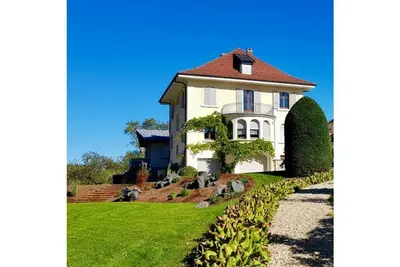 Image de Maison familiale historique avec parc privatif clôturé (3. 5 chambres -1 Sdb)