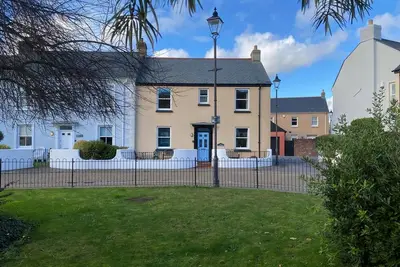 Image de 3 chambres à coucher à Shaldon